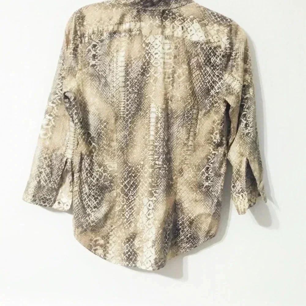 Lauren Ralph Lauren Snake‎ Print Button Down Top - Picture 3 of 5